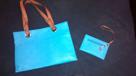 Woman's purse and wallet