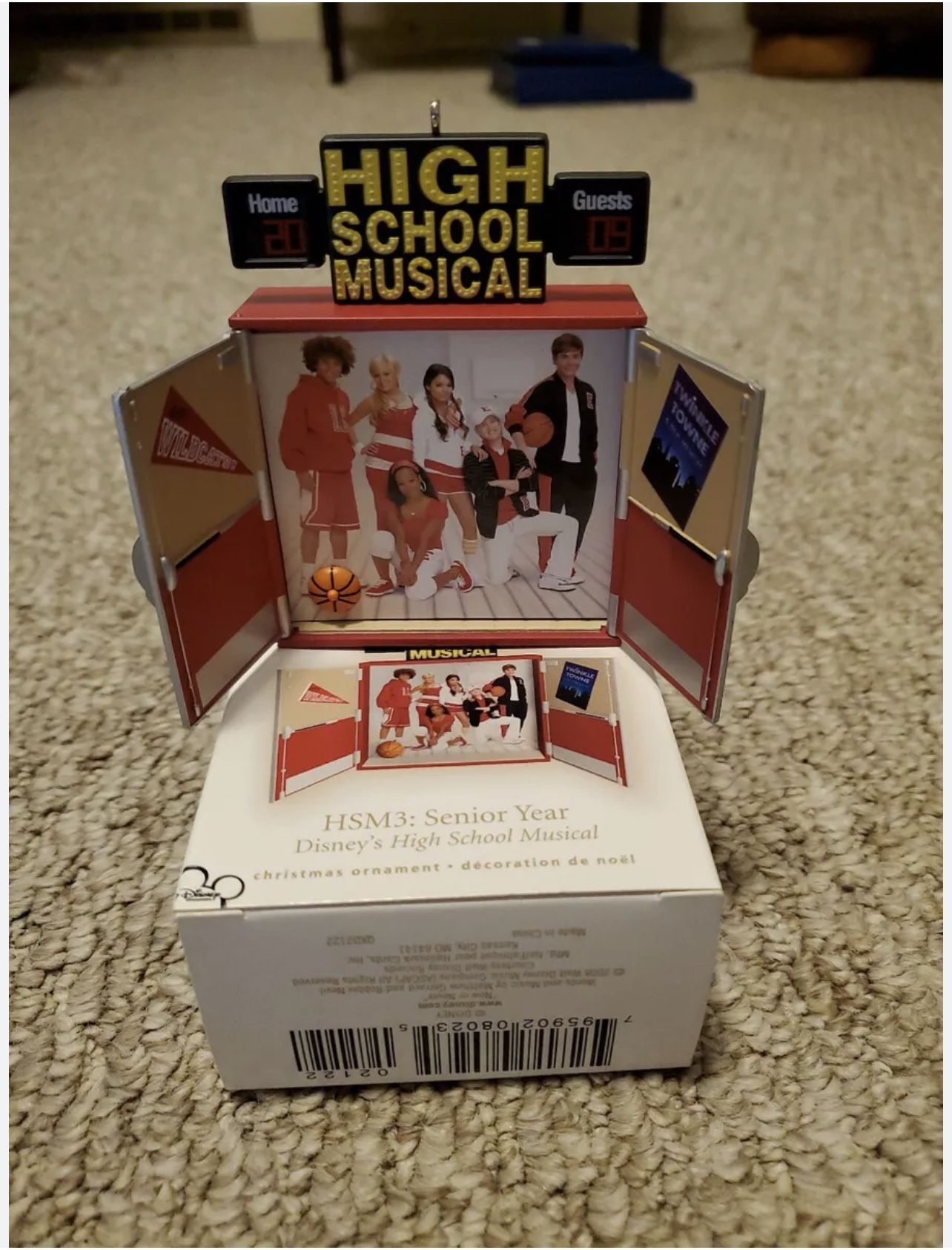 Hallmark Ornament Disney's High School Musical HSM3: Senior Year 2009 