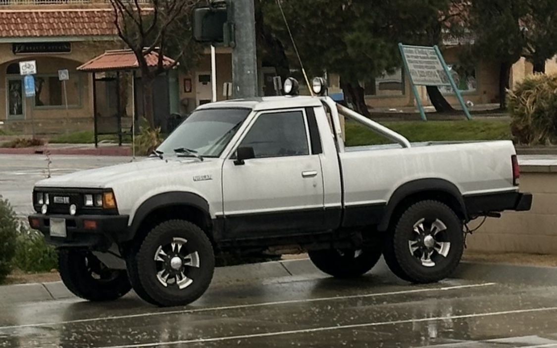 85' Nissan ST 4x4