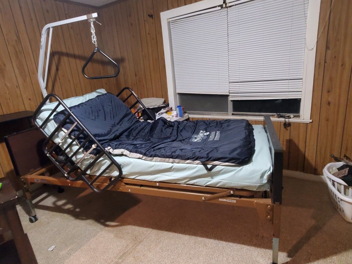 Electric Hospital Bed With Pull Up Bar