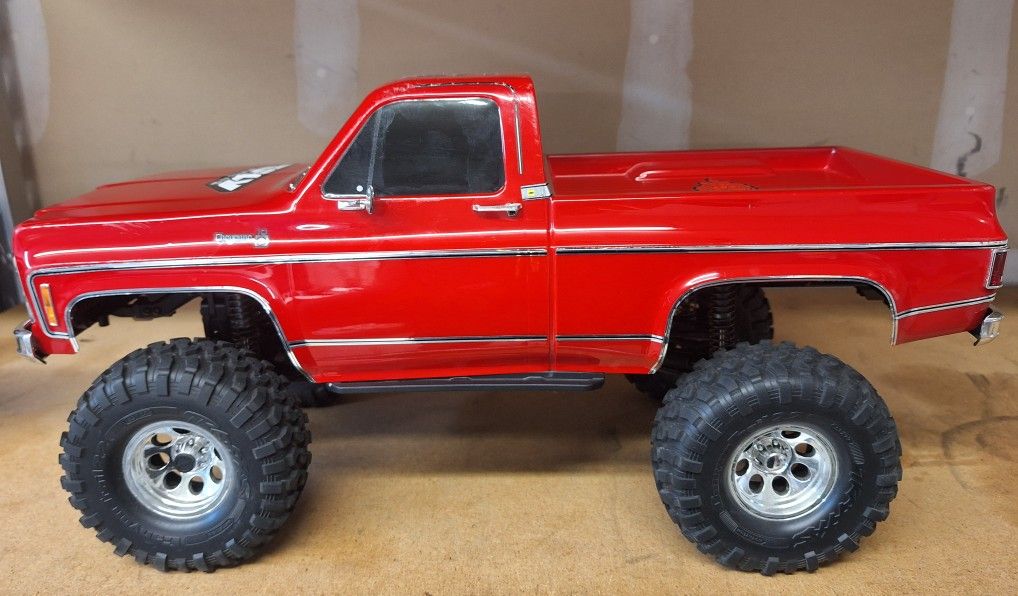 TRAXXAS TRX4 HIGH TRAIL R/C TRUCK