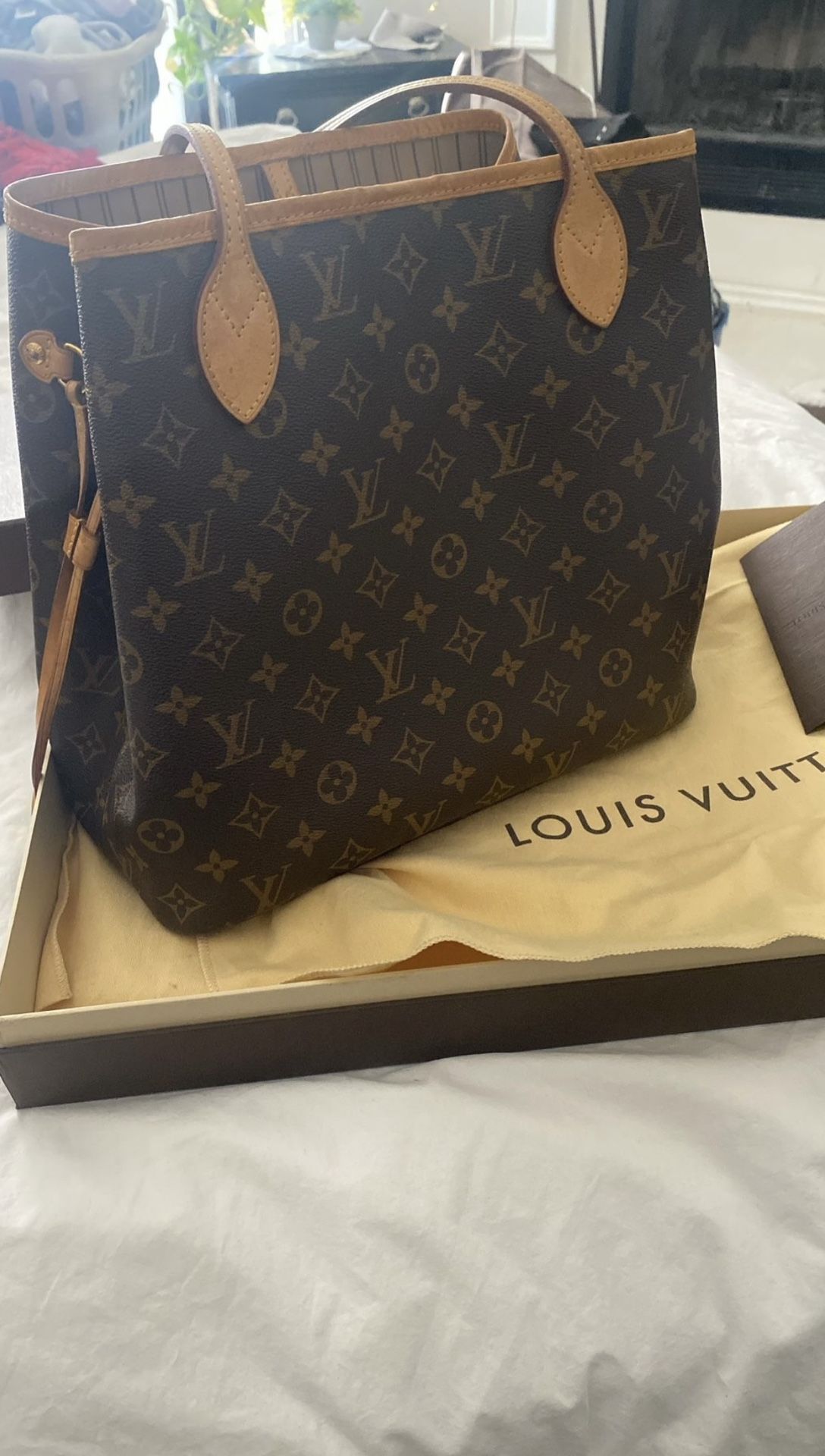 Louis Vuitton Neverfull MM Monogram Purse