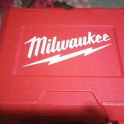 Milwaukee Impact Drill Gun 