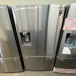 SAMSUNG NEW COUNTER DEPTH REFRIGERATOR WITH THREE DOORS 