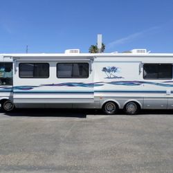 1998 Tropical By National RV