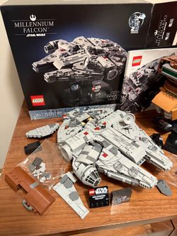 LEGO Star Wars 75375 Millennium Falcon 25 anniversary