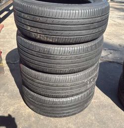 235 65 18 Michelin Premier Set 4 Used
