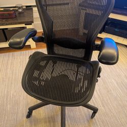 Herman Miller Aeron (Medium size) Office Chair