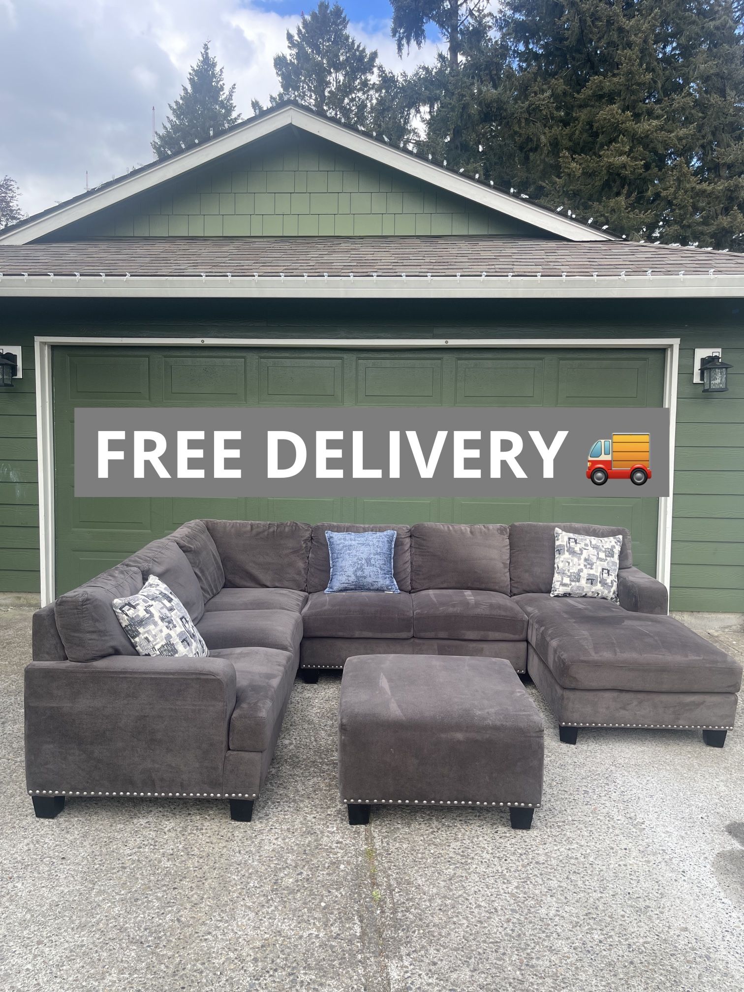 Large Gray Sectional Couch 🛋️ FREE DELIVERY 🚚 