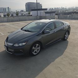 2017 Chevrolet volt LT.