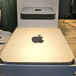 Apple Mac Mini 512 Gig Storage !! Clean