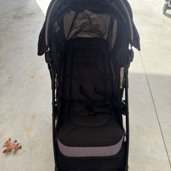 GRACO Stroller, Pick Up In Blackstone.