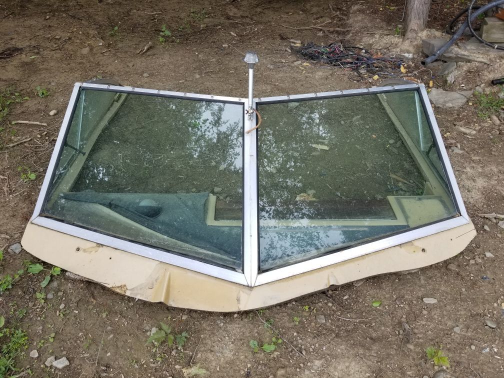 OMC Century boat WINDSHIELD