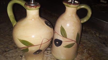 Oil and vinegar dispensers