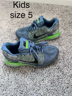 Kids size 5 Nike