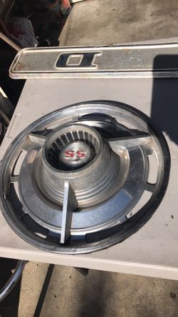 1963 Chevrolet IMPALA SS SPINNER HUBCAP