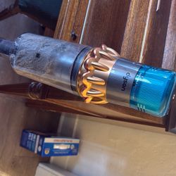 Dyson V15 Submarine