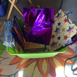 Full Box Of Gift & X- Más Bags