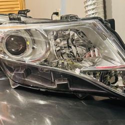 2014-15 Toyota Venza XLE Headlights & Fog lights