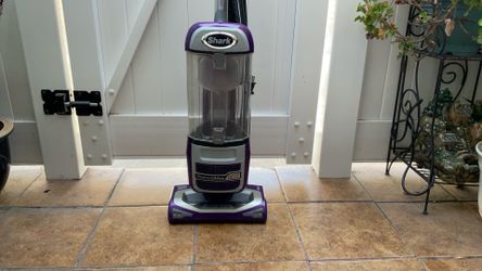 Shark Navigator powered lift away vacuum
