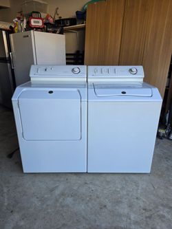Maytag Heavy Duty Washer and Dryer Set (Electric)