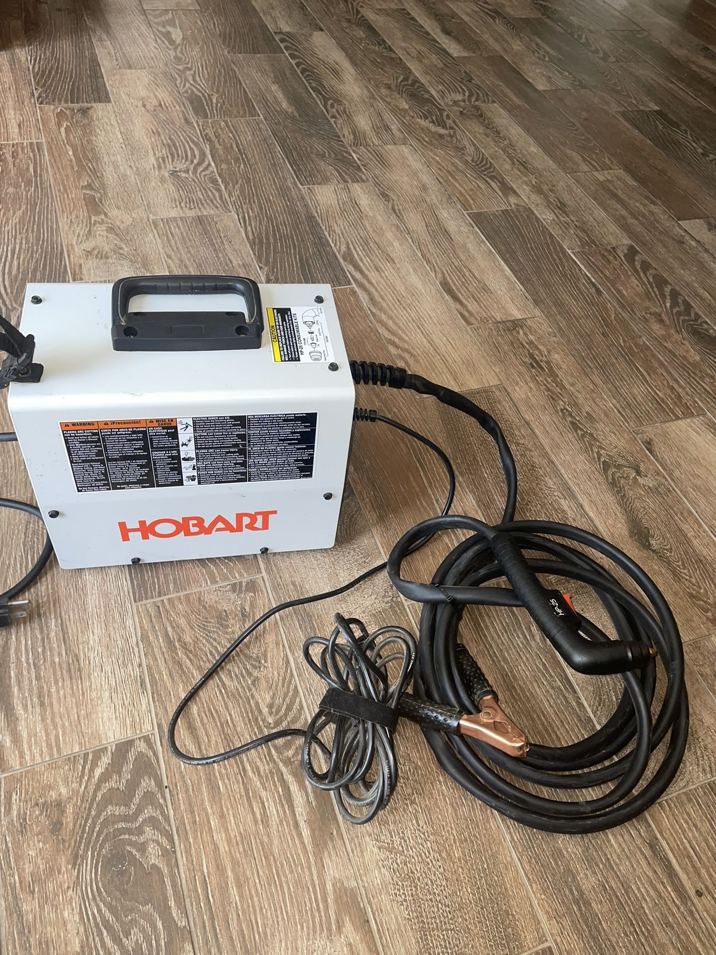 Hobart Plasma Cutter 250ci (built in air compressor)