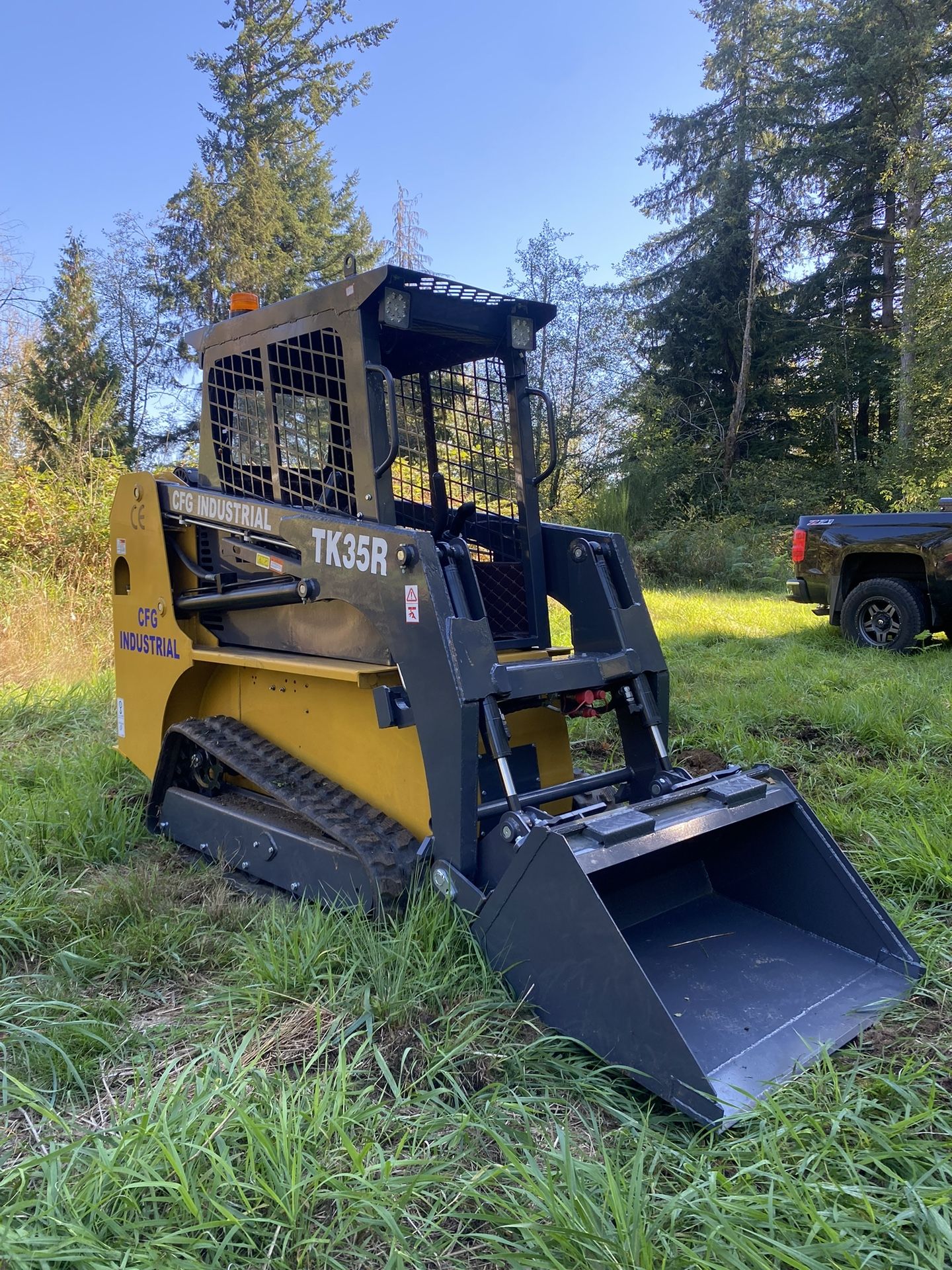 NEW!! Compact Track Loader 35hp Gas