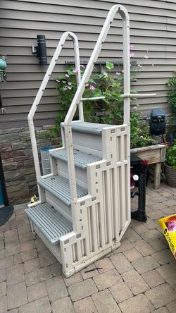 pool ladder