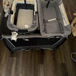 Pack And Play With Bassinet And Changing Table
