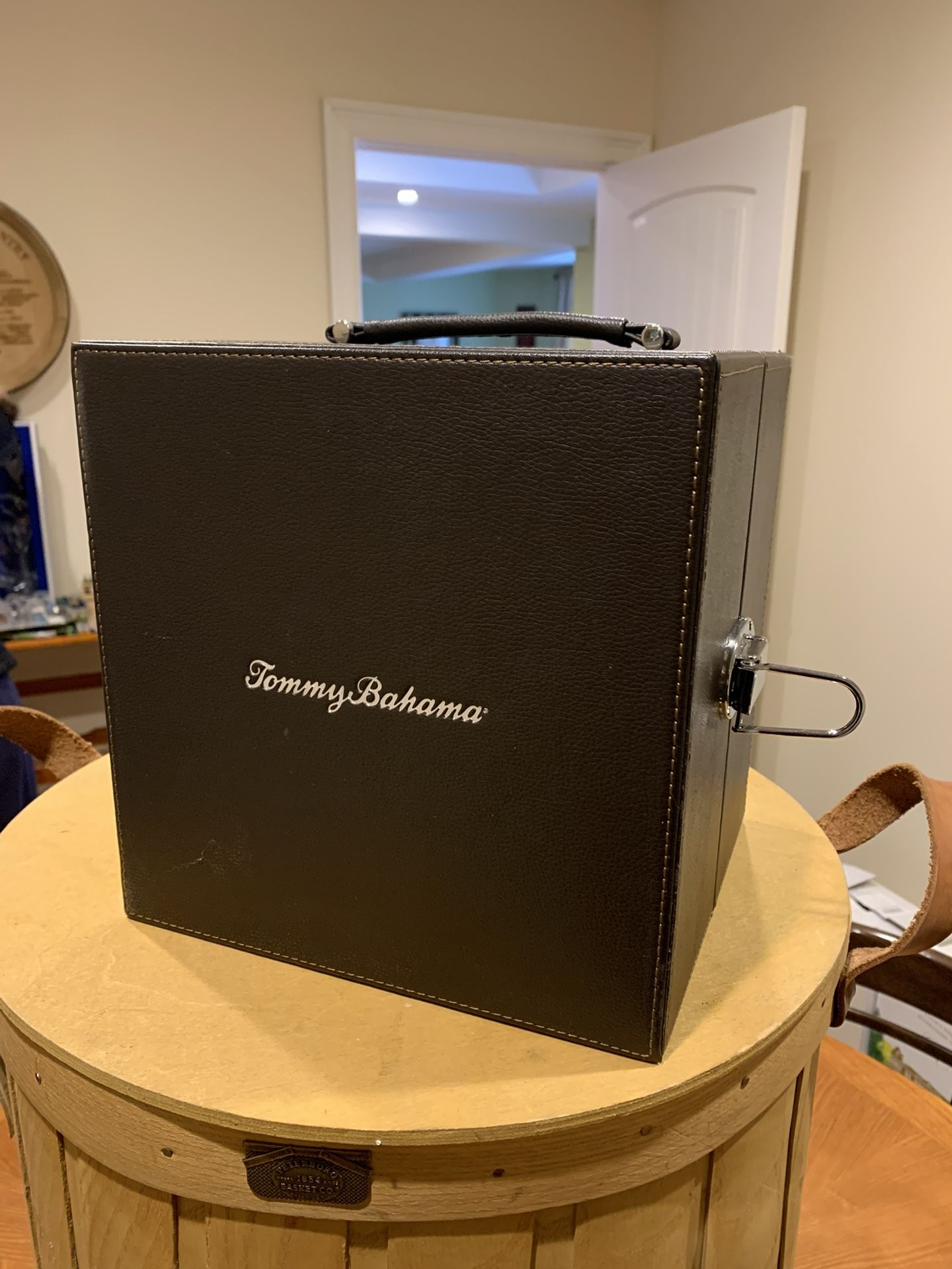Tommy Bahama Mixer Kit 
