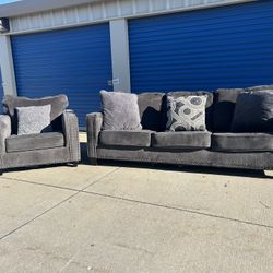 DELIVERY AVAILABLE 🚚🚛🚚 awesome Couch And Chair
