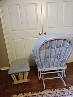 Nursery Chair With Ottoman
