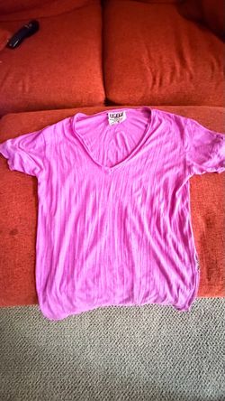 SUTE Original Pink/Purple V-Neck T-Shirt – Size Small