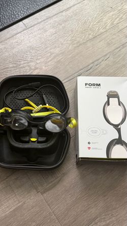 FORM 2 pro swimming goggles