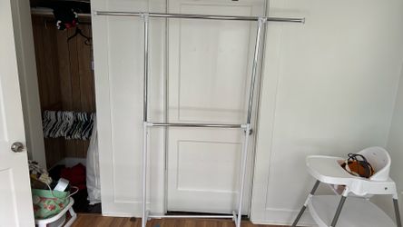 Clothes rack holder