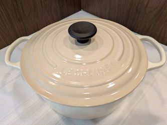 LE CREUSET # 26 Cast Iron Large Dutch Oven "Like  Brand New"
