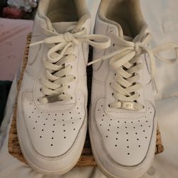 Airforce 1 Mens Size 11.5 In Very Good Condition 
