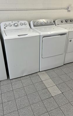 GE Washer & Dryer Electric White Large Capacity
