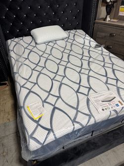 QUEEN CHIME ELITE COOL TECH MEMORY FOAM
DELIVERY & FINANCING AVAILABLE – TAKE IT HOME TODAY
