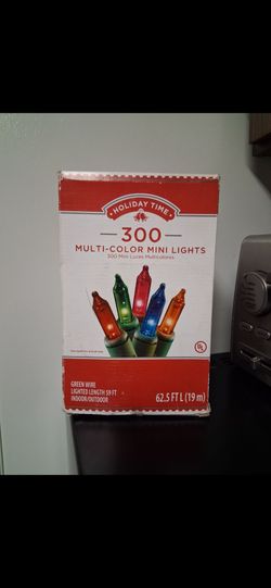 Brand new christmas lights 300 count pickup 3-8:30 pm rainbow/charleston cash only read description