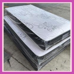 Twin  size mattress / Colchon