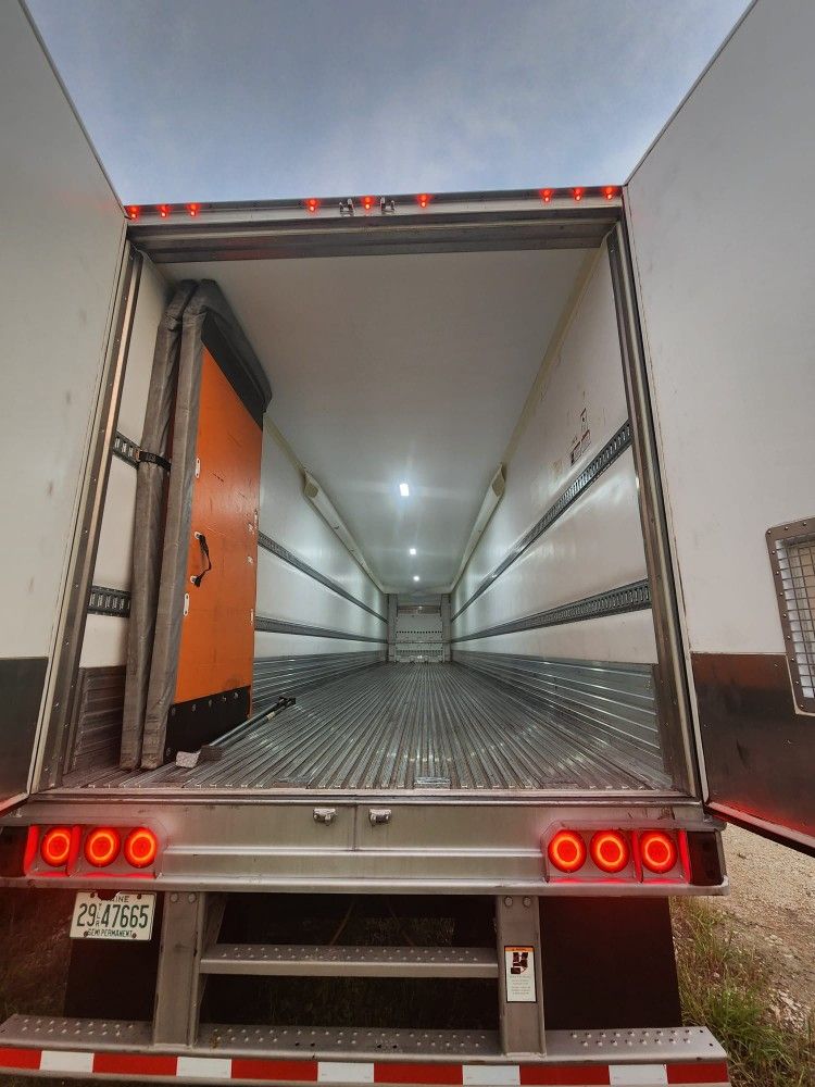 Peterbilt Kenworth Freightliner Reefer Trailer for Sale in Miami, FL