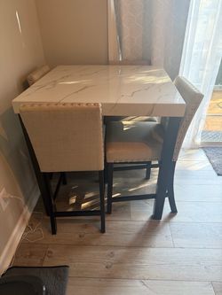Counter Height table and chairs