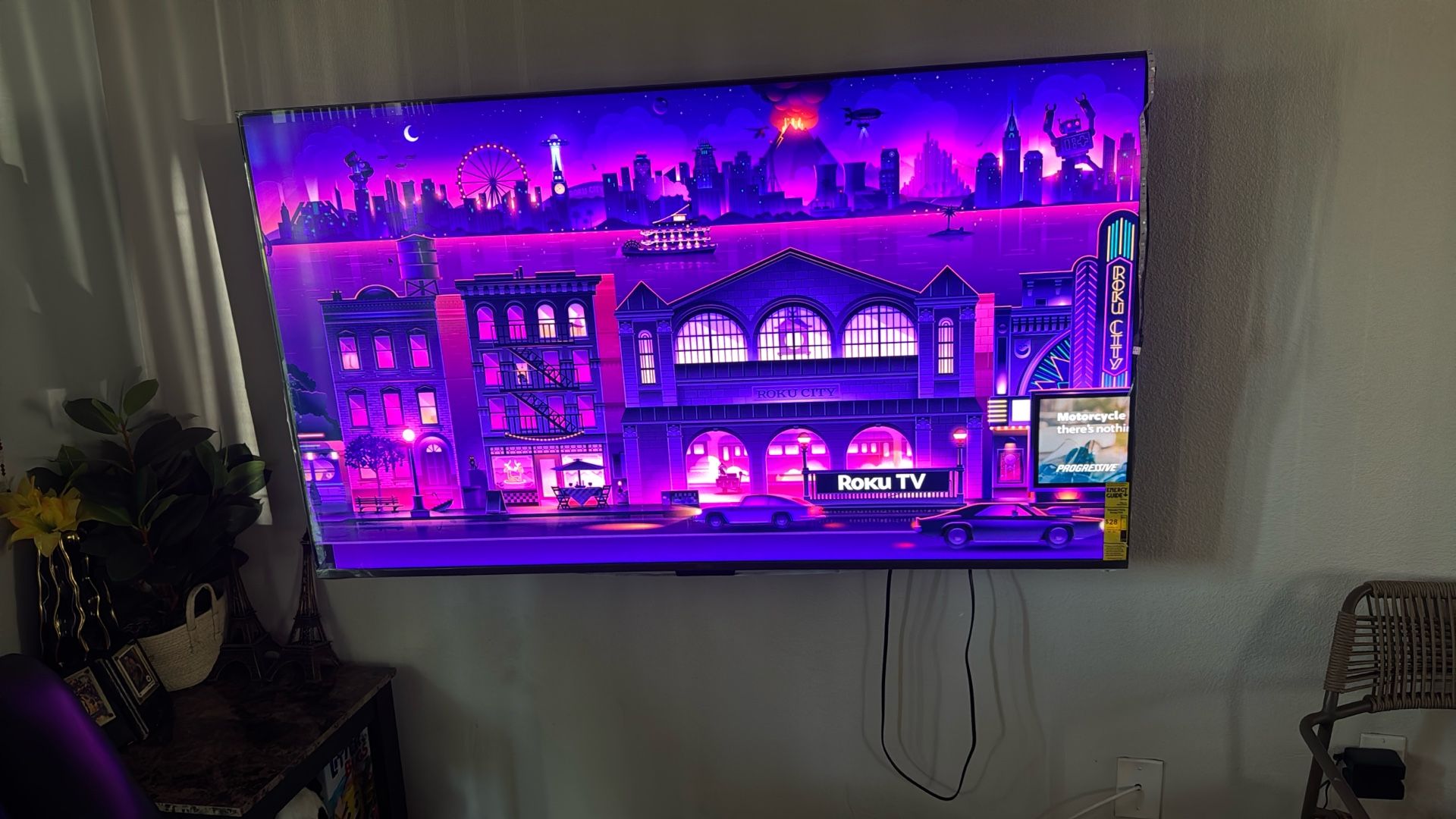 65 Inch Roku TV With the Tv Mount
