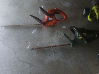 $30 for 2 B&D Electric hedge trimmers !