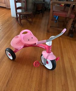 Kids Radio Flyer pink bike