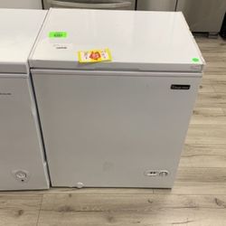 MAGIC CHEF HMCF5W4 CHEST FREEZER