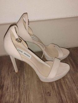 Steve Madden Nude Heels / Sandals - Size 6/1