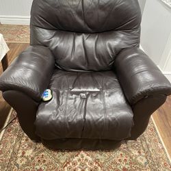 Powered recliner chair