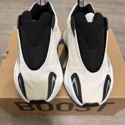 Yeezy 700